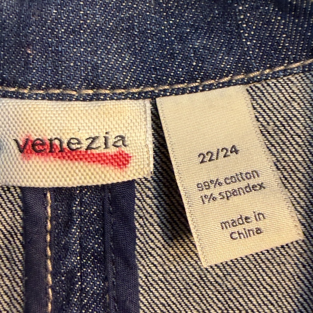 Venezia Denim Vest with Embroidered Detail - Picture 2 of 6